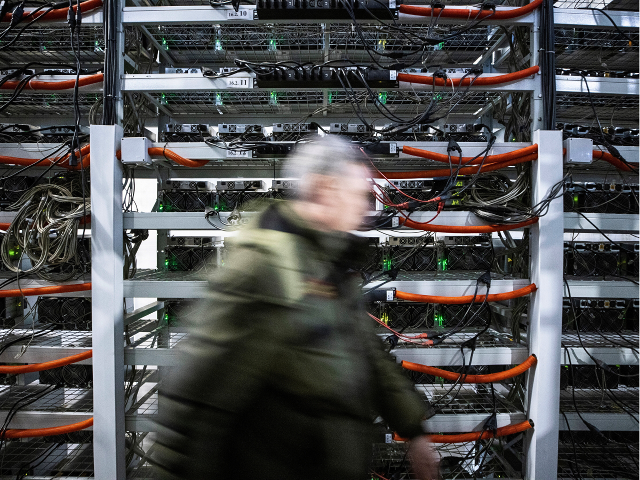 Data Centre Boom Sparks Energy Crisis: Power Companies Scramble to Meet Surging Demand